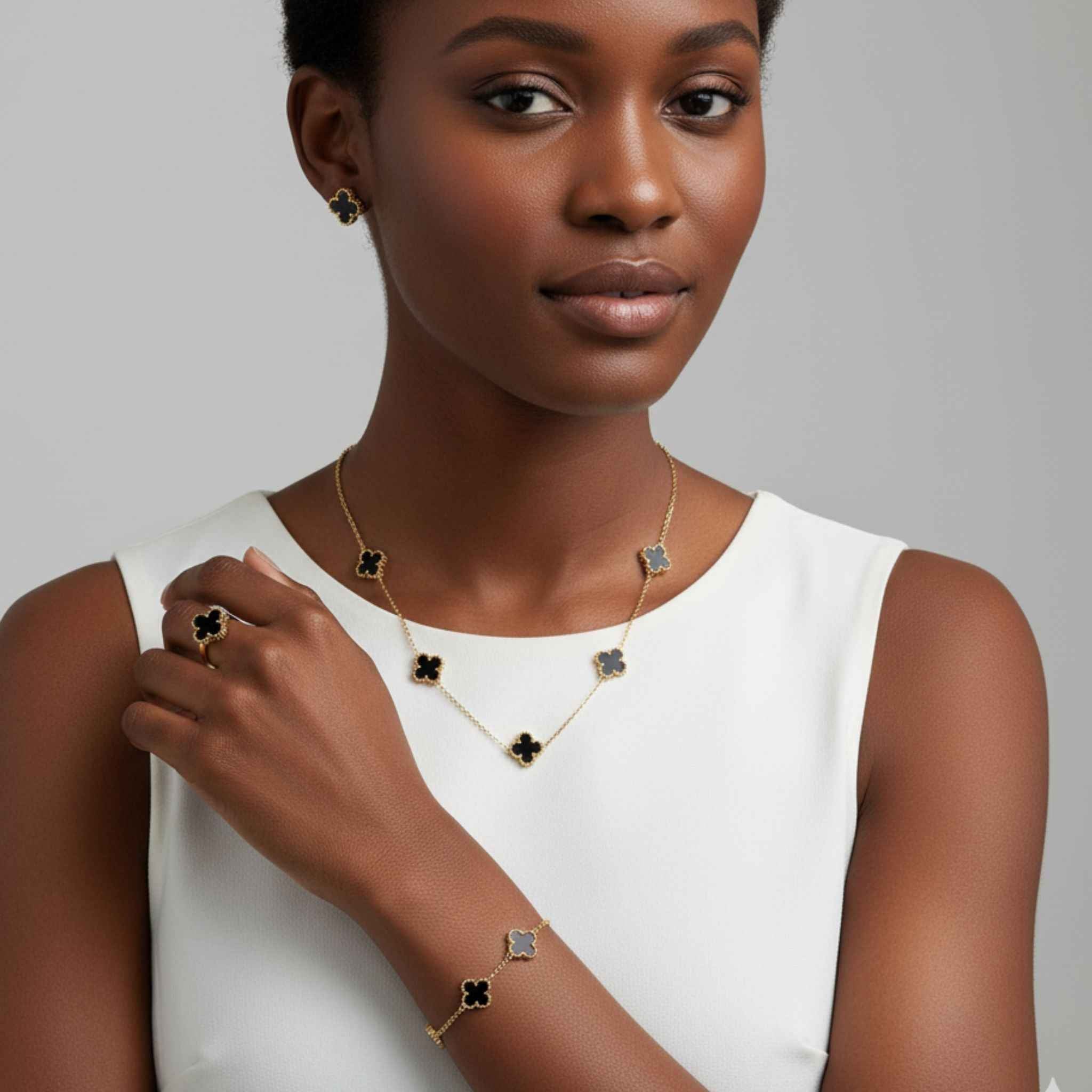 Black Clover Jewellery Set