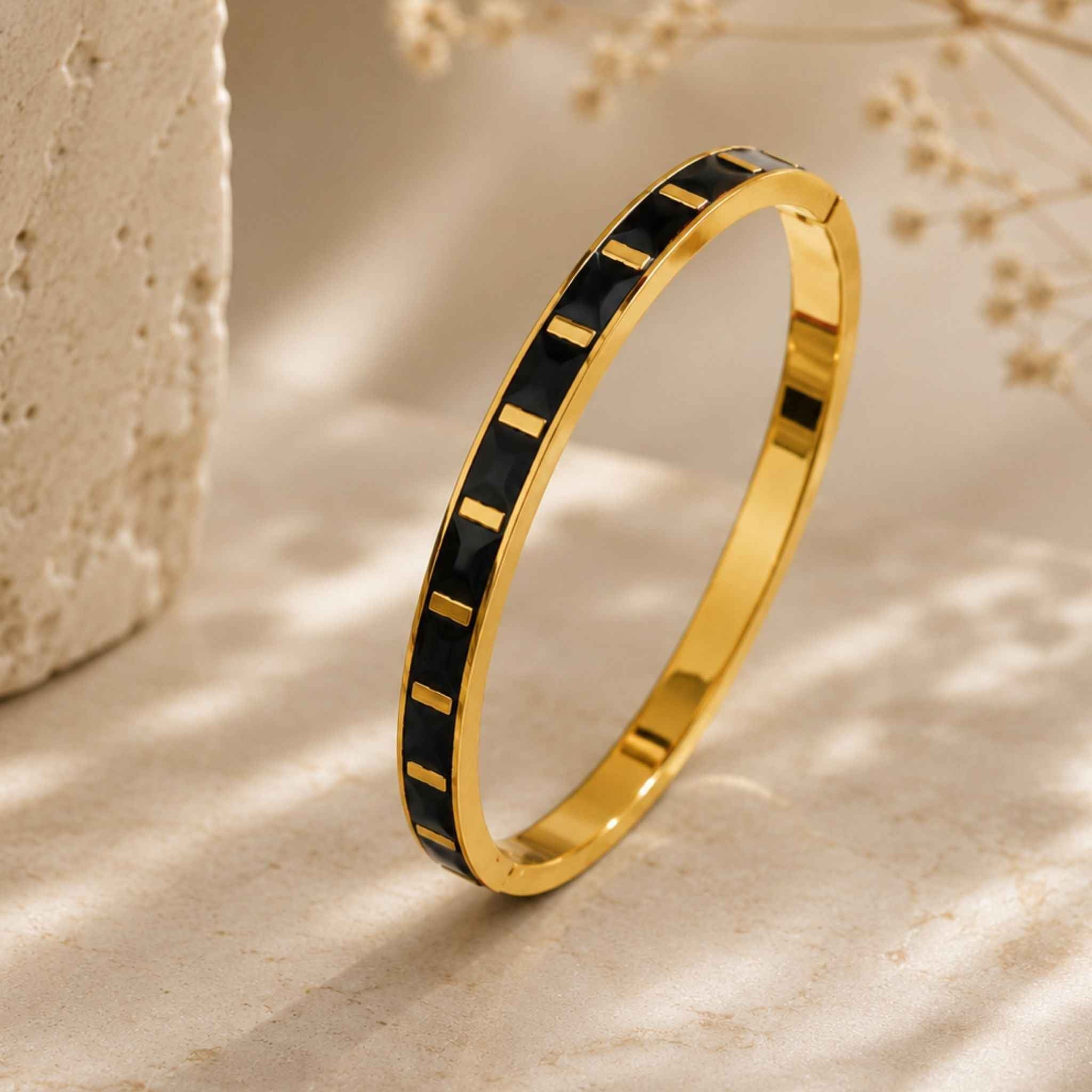 Eclisse Noir Bangle