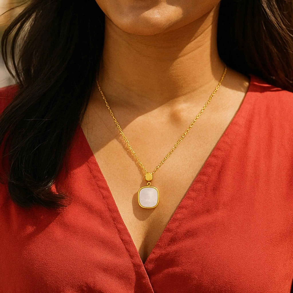 Lumière Pendant Necklace